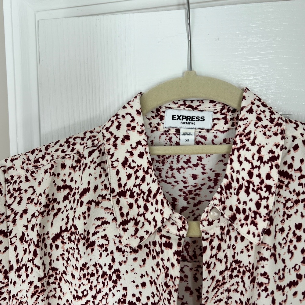 Express Portofino Red & White Abstract Print Button Down Blouse XS - Picture 2 of 4